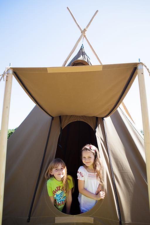 Durrell Wildlife Camp Hotel Trinity ห้อง รูปภาพ
